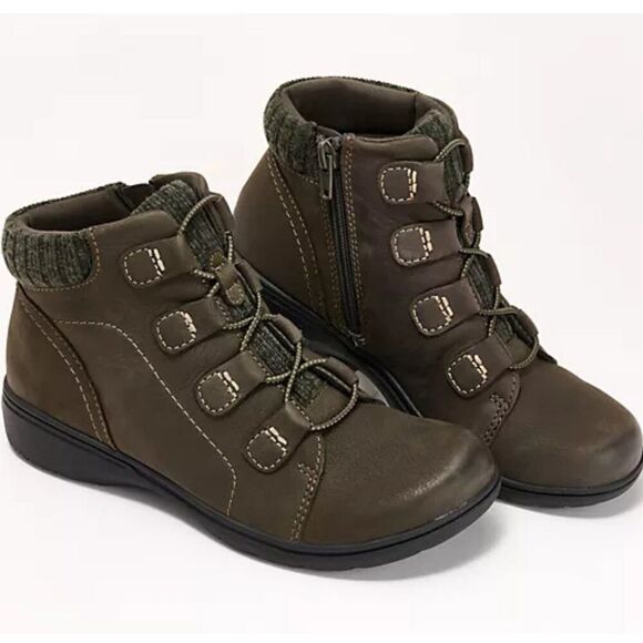 Clarks Carleigh Jade Leather Boot | Women's 6 | Side Zipper Olive Green LIKE NEW - Picture 9 of 10